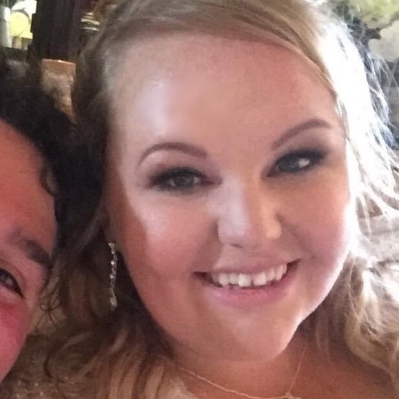 Meet your Posher, Julie - Picture 1 of 2